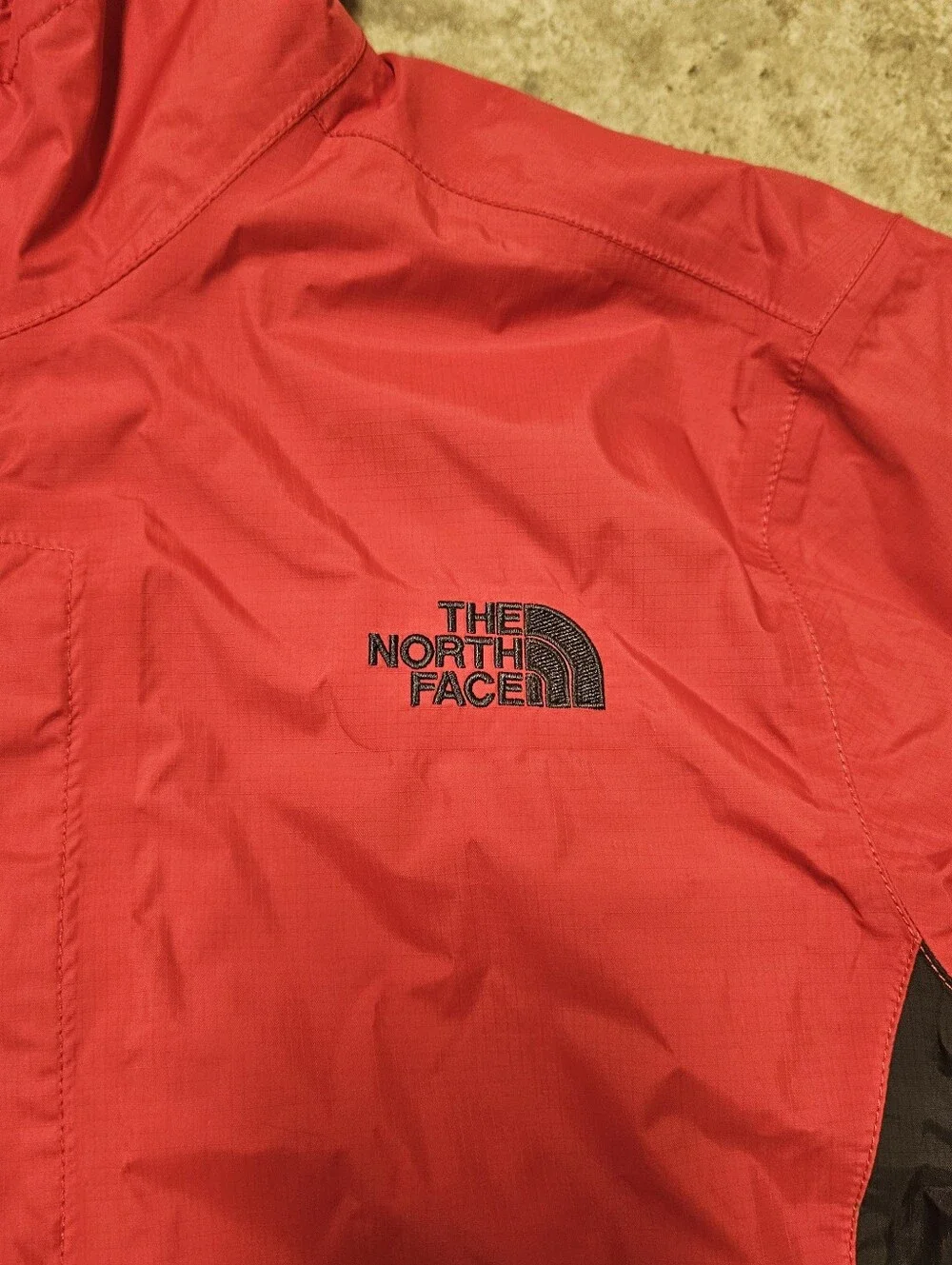 The North Face HyVent Rain Jacket - Men's Small